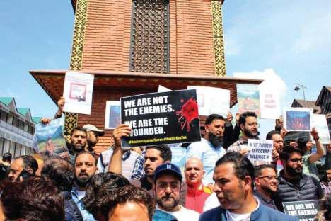 Kashmiris Call Out YouTubers for Showing Them In Poor Light