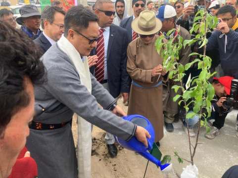 Rijiju Unveils Statue Of 19th Gyalsras Kushok Bakula Rinpoche