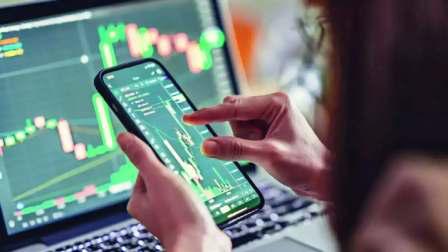 Stock Markets Close Lower For 2nd Day; IT Stocks Fall After US Rating Downgrade
