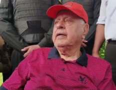 Kashmir Is Peaceful, Welcoming: Dr Farooq Urges Tourists