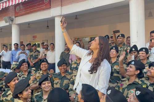 Huma Qureshi Vows To Inspire More Artists To Visit J&K