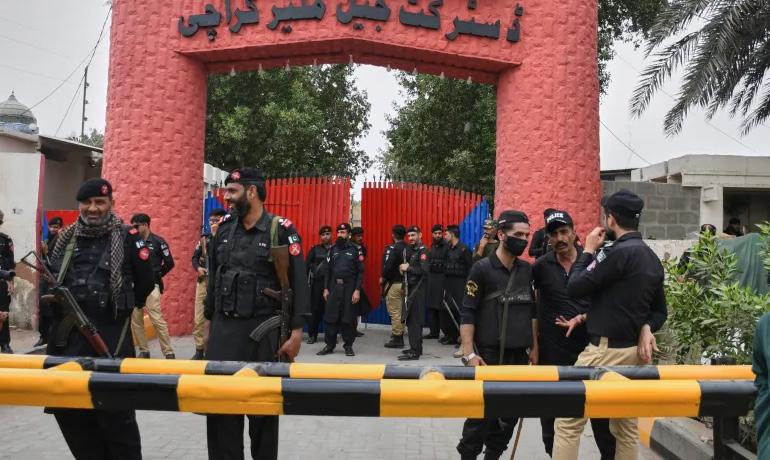 Earthquake Sparks Escape Of 216 Inmates From Pak Prison