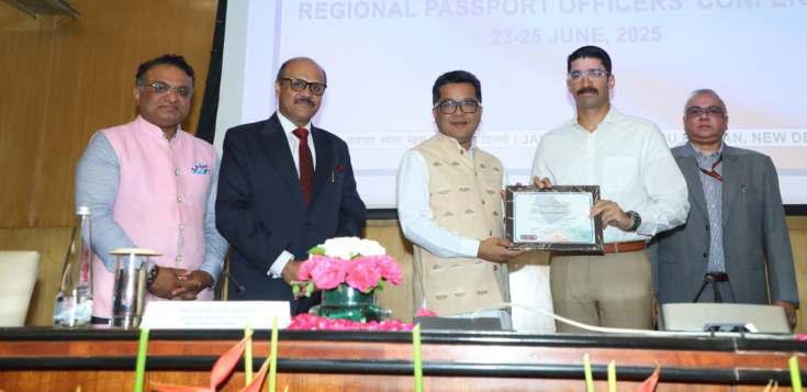 J&K Police Honoured For Excellence In Passport Verification