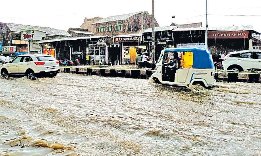 Downtown Srinagar Faces Unprecedented Flooding After Rains