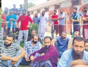 DLSA Pulwama Team Visits Central Jail