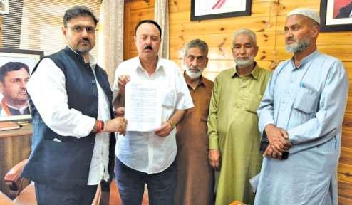 Satish Sharma Reaffirms Govt's Commitment To Public Welfare