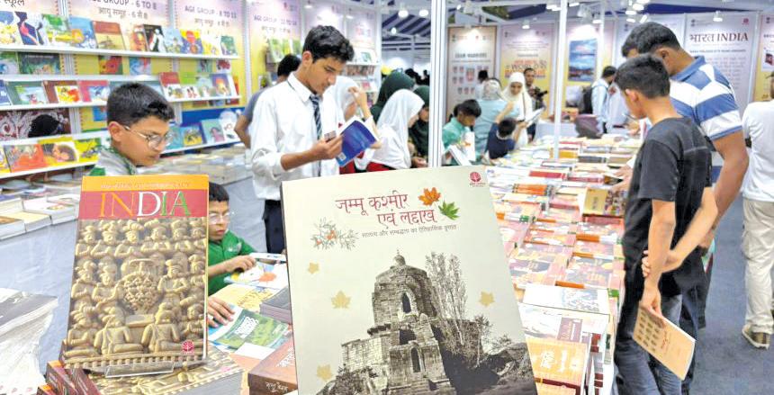 Chinar Book Festival-II Draws Massive Student Participation
