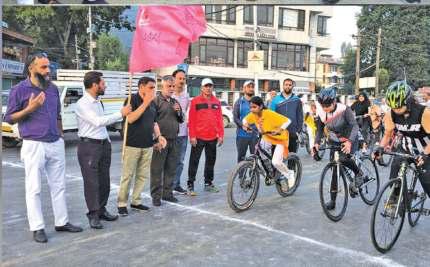 Inter-School District Level Girls Cycling Held In Srinagar