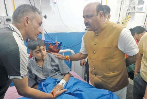 Dy CM Interacts With Cloudburst Victims At Chashoti