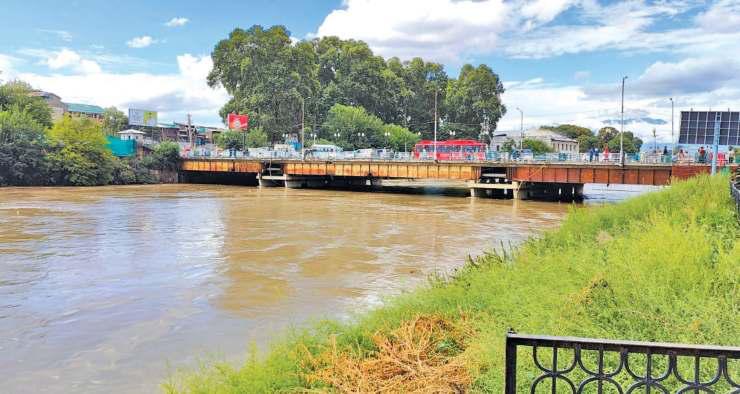Dal Gates Not Opened, Kandizaal Bund Intact, No Cause For Alarm: CM Omar