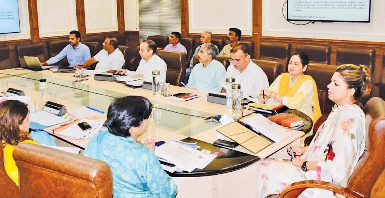 Yasha Mudgal Conducts Review Of YSS Department