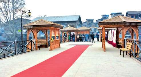 Locals Decry Unwanted Activities At Habba Kadal Bridge