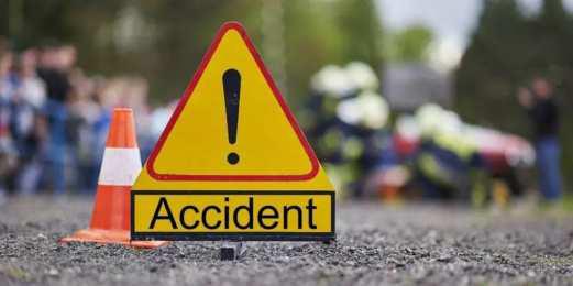 Teen Girl Killed, 5 Injured As Eco Vehicle Rams Pedestrians In Rainawari