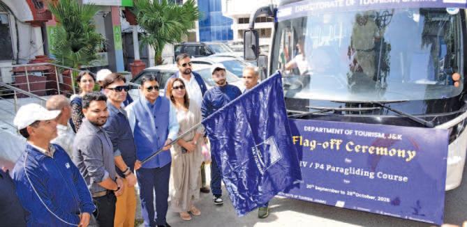 19 Paragliding Pilots From Jammu Leave For Himachal