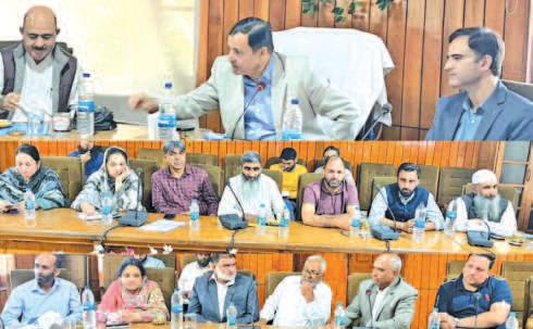 Javid Dar Chairs Consultative Meeting With Fruit Mandi Associations