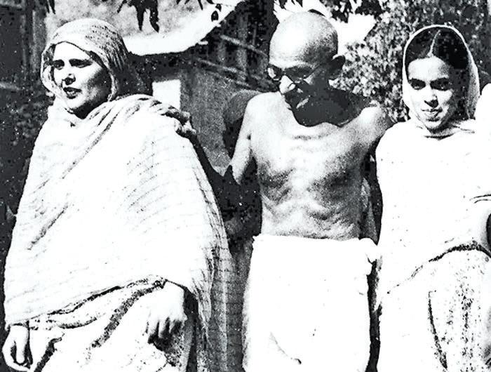 Those Four Days When Gandhi Walked Through Kashmir