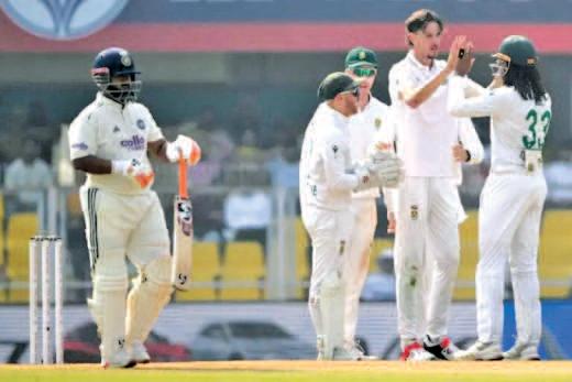 South Africa Close In as India Face Whitewash