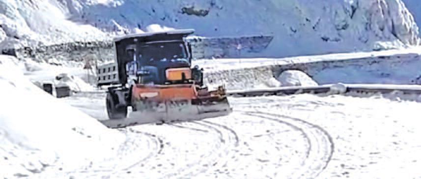 Kashmir Higher Reaches Receive Fresh Snow