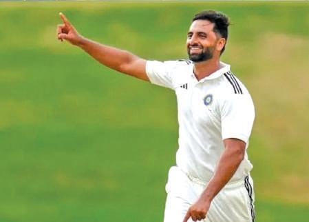 The Long Run-up of Auqib Nabi Dar