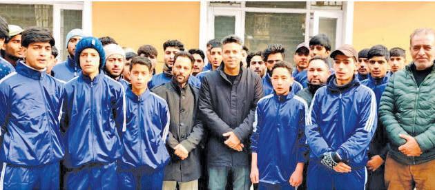DC Budgam Flags Off Trekking Expedition to Pahalgam