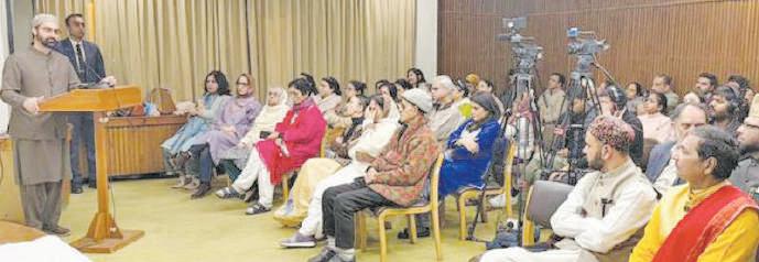 Exodus of Kashmiri Pandits Tore Apart Social Fabric: Mirwaiz