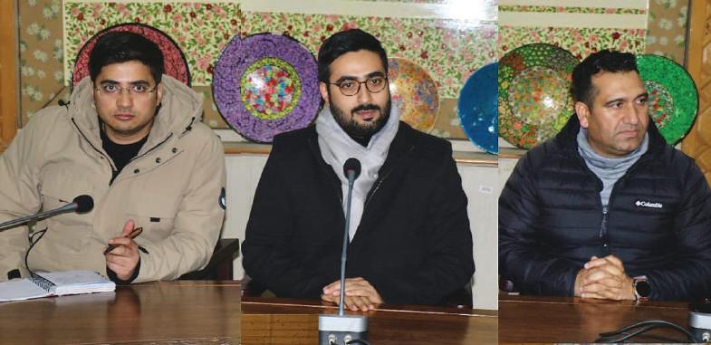 Men, Machinery on Standby as Srinagar Prepares for Snowfall