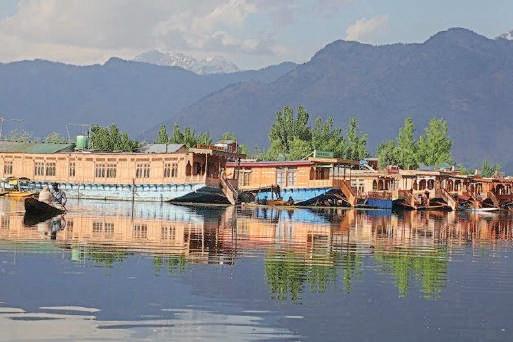 Srinagar Logs Hottest Feb Day In A Decade