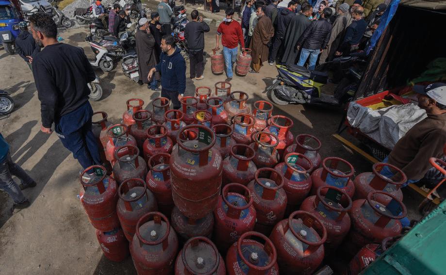 All Roads Lead to Hazratbal, Special Buses Ferry Devotees