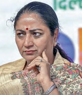 ఢిల్లీ సిఎం రేఖపై దాడి