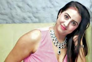 నటి సంజనకు సుప్రీంకోర్టు నోటీసులు