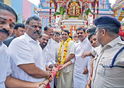 వైభవంగా సత్యసాయి రథోత్సవం