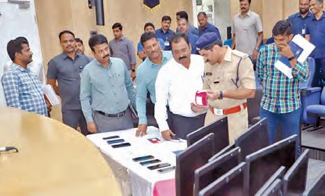 ఇంటర్నేషనల్ ఫేక్ కాల్సెంటర్ ముఠా గుట్టురట్టు