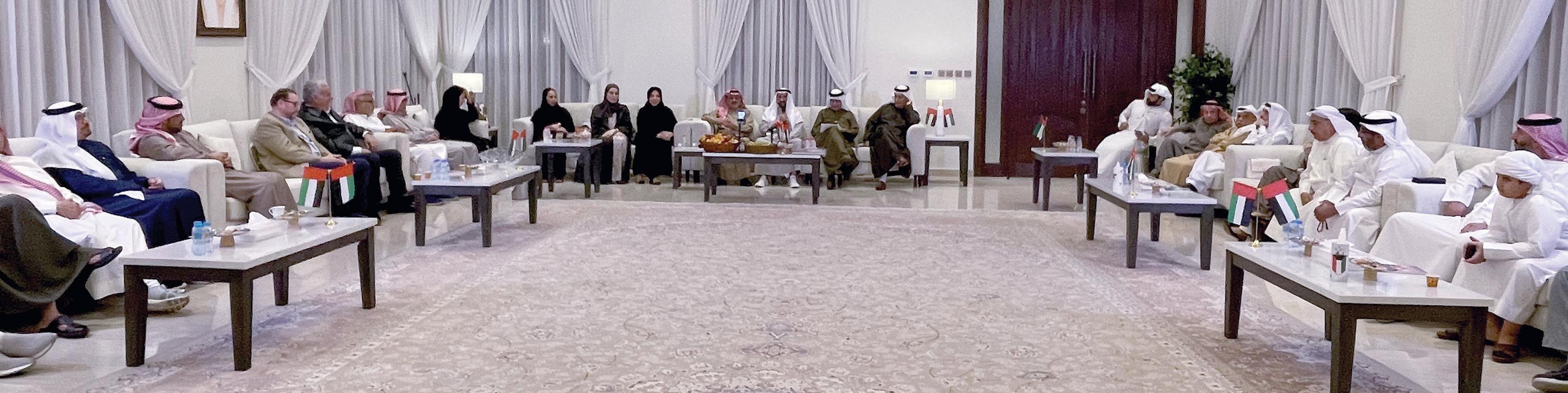 مناقشة دور الأسرة في مواجهة التحديات الرقمية