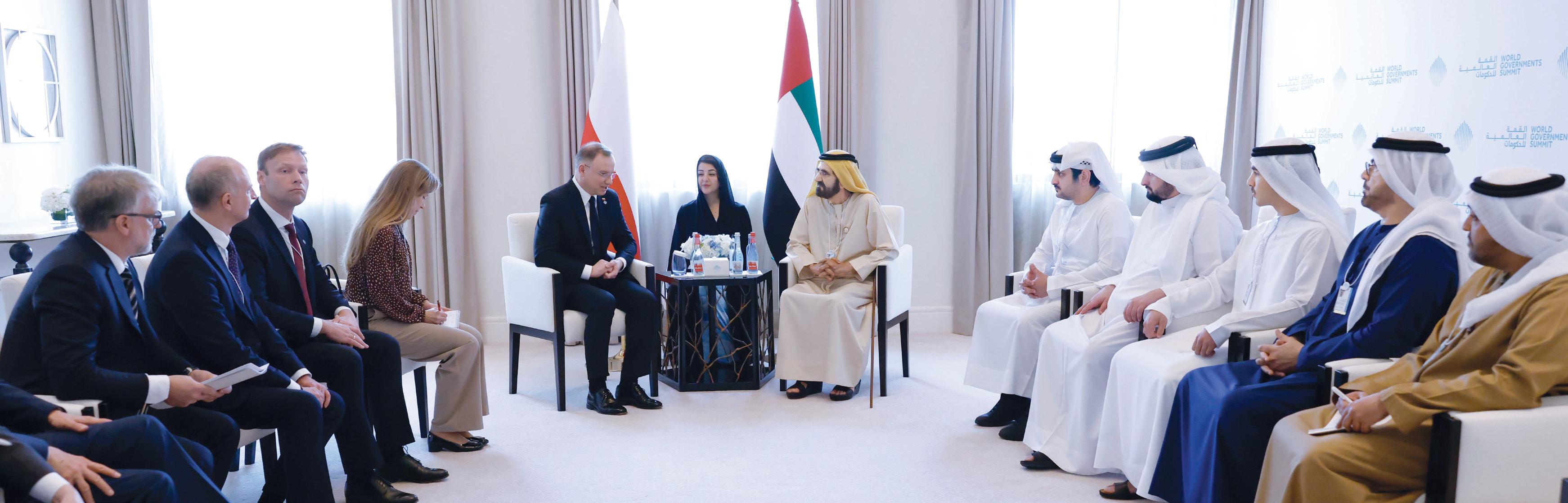 محمد بن راشد: الإمارات حريصة على تعميم تجربتها بتطوير العمل الحكومي