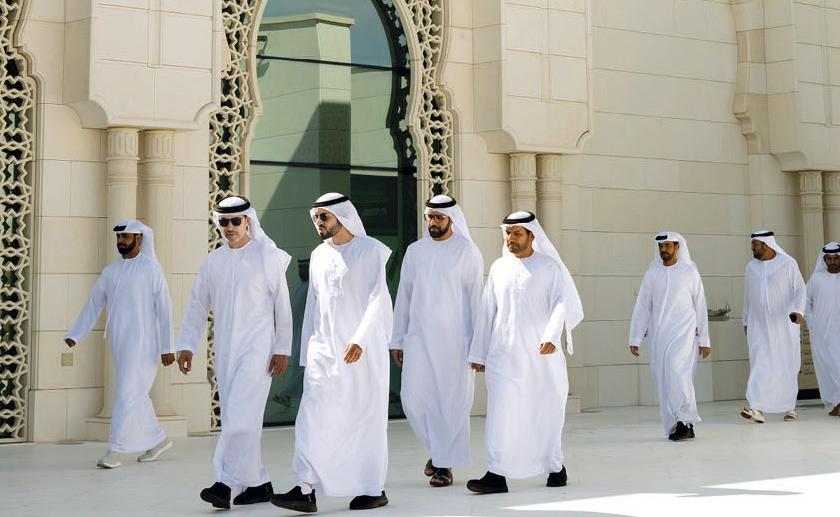هزاع بن زايد يطلع على برنامج فعاليات رمضان في العين