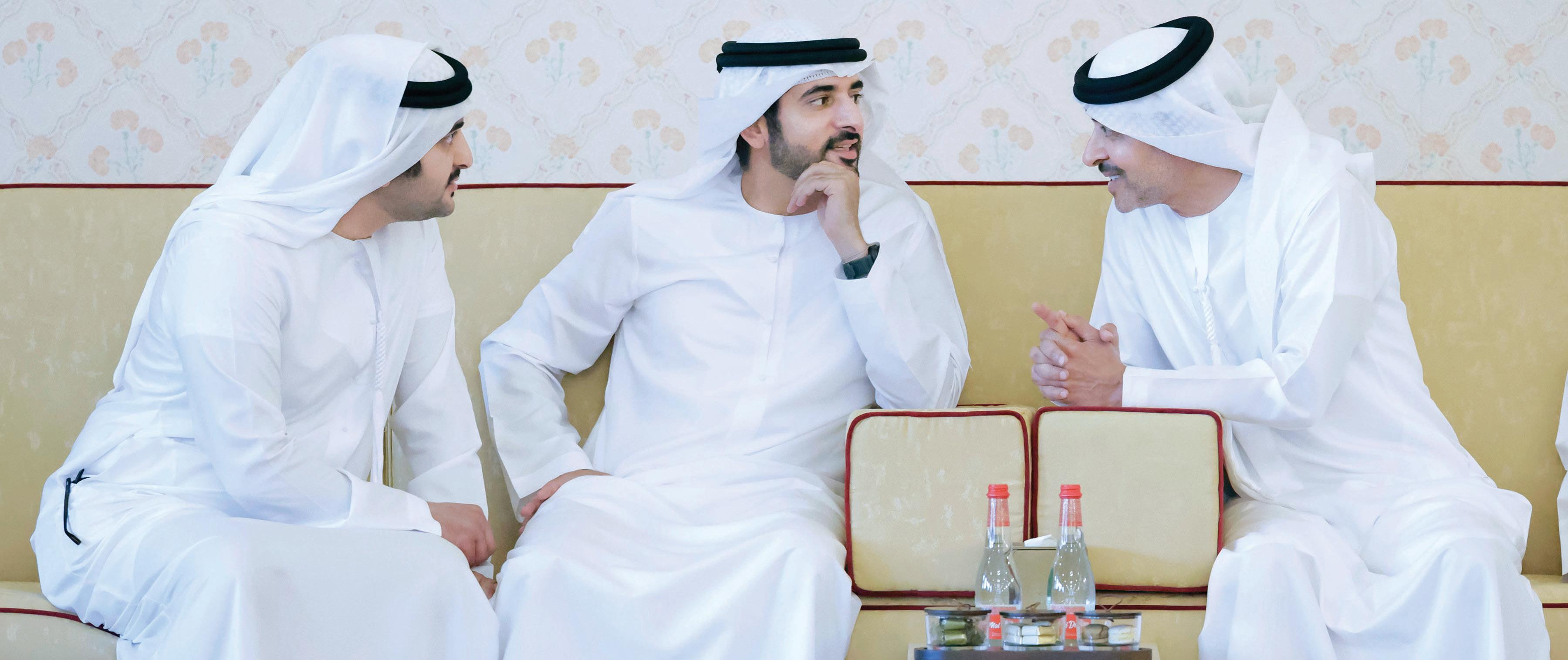 حمدان بن محمد وهزاع بن زايد يستعرضان مسيرة التنمية الشاملة في الإمارات