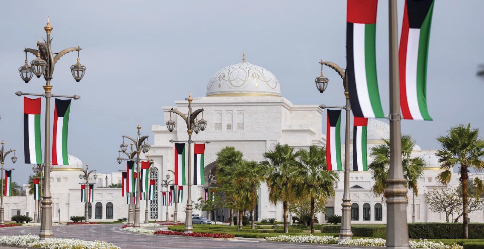 علاقات البلدين نموذج في التكامل والقدرة على التطور بشتى المجالات الإمارات تشارك الكويت احتفالاتها بالعيد الوطني الـ64