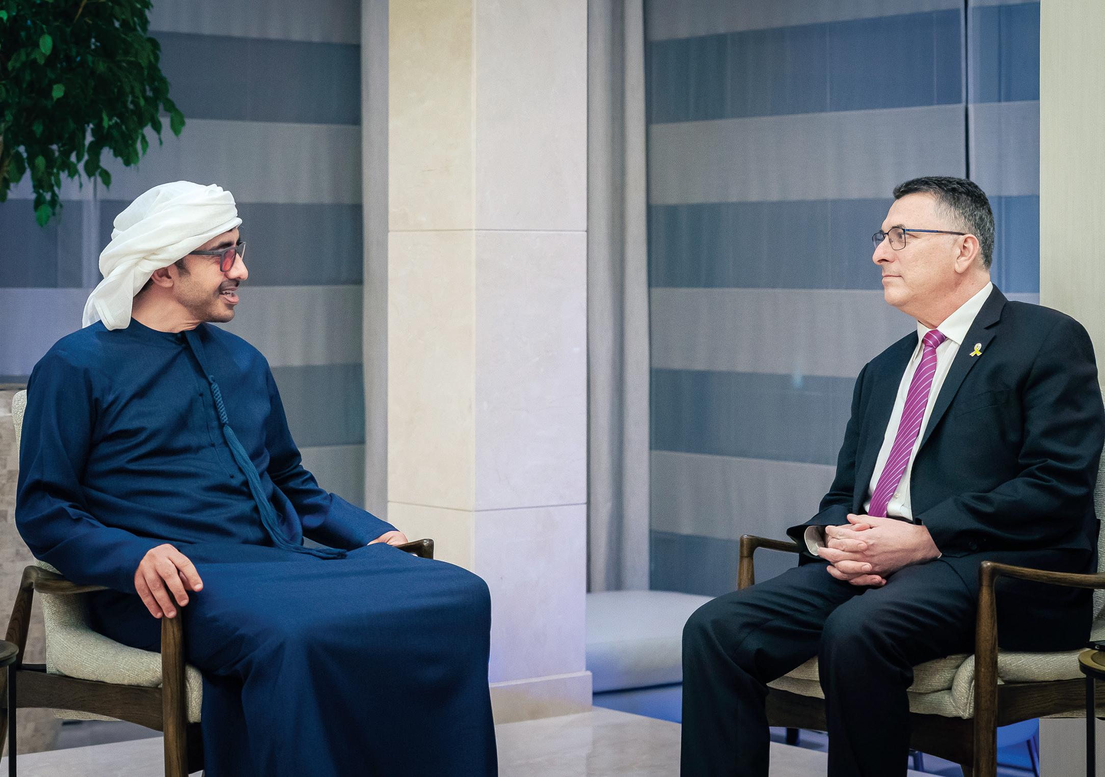 عبدالله بن زايد يؤكد أولوية وقف إطلاق النار في غزة