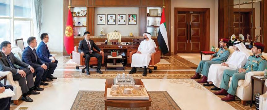 سيف بن زايد يلتقي مدير الوكالة الحكومية في قيرغيزستان