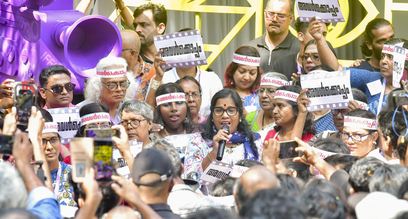 നിയമത്തിനു മുന്നിൽ എല്ലാവരും തുല്യരല്ല - കോടതി വിധിക്കെതിരെ അതിജീവിത