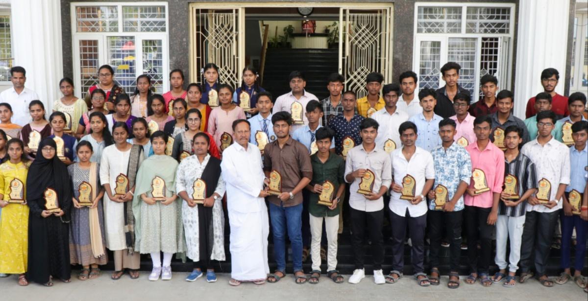 ‘மெட்ரிகுலேஷன் பாடத்திட்ட தரத்தை உயர்த்தினால் நீட் தேர்வில் எளிதாக தேர்ச்சி பெறலாம்’ தம்பிதுரை