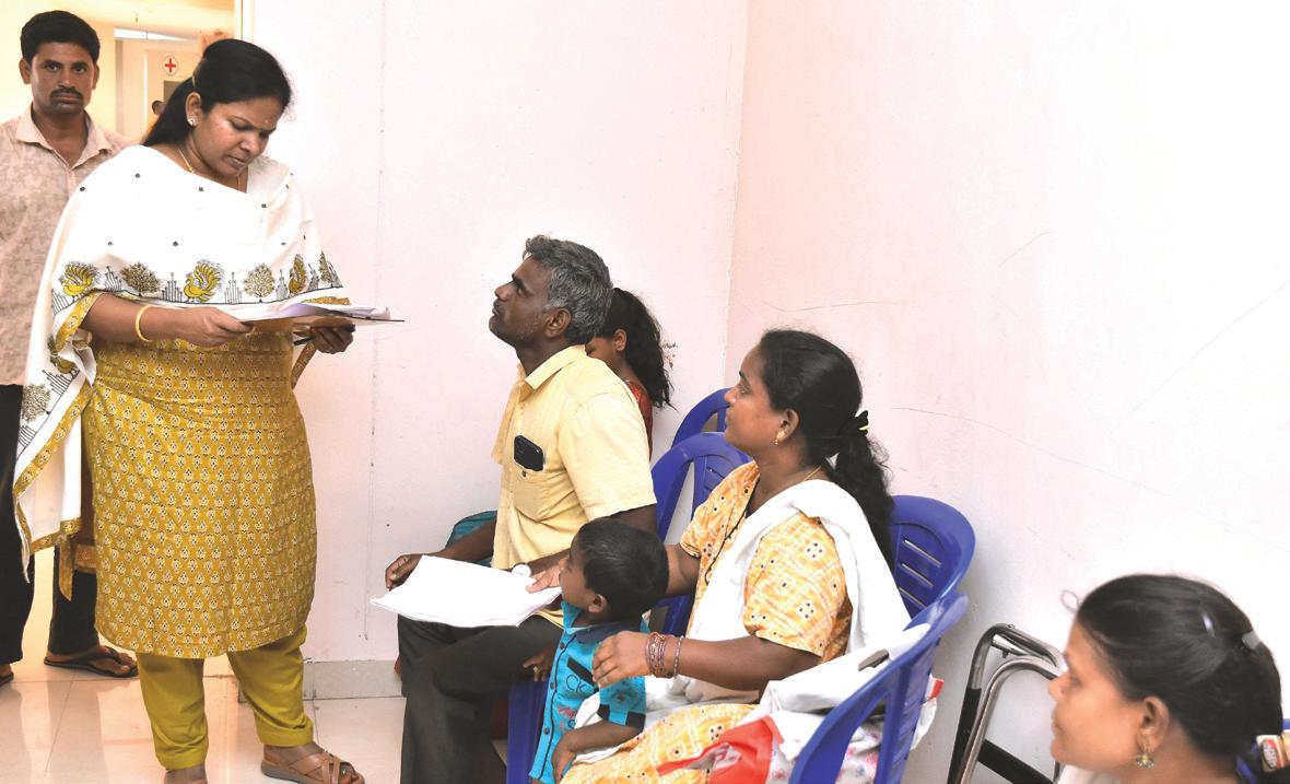 மாவட்ட ஆட்சியர் சிவசௌந்திரவல்லி தலைமையில் மக்கள் குறைதீர்வு கூட்டம்