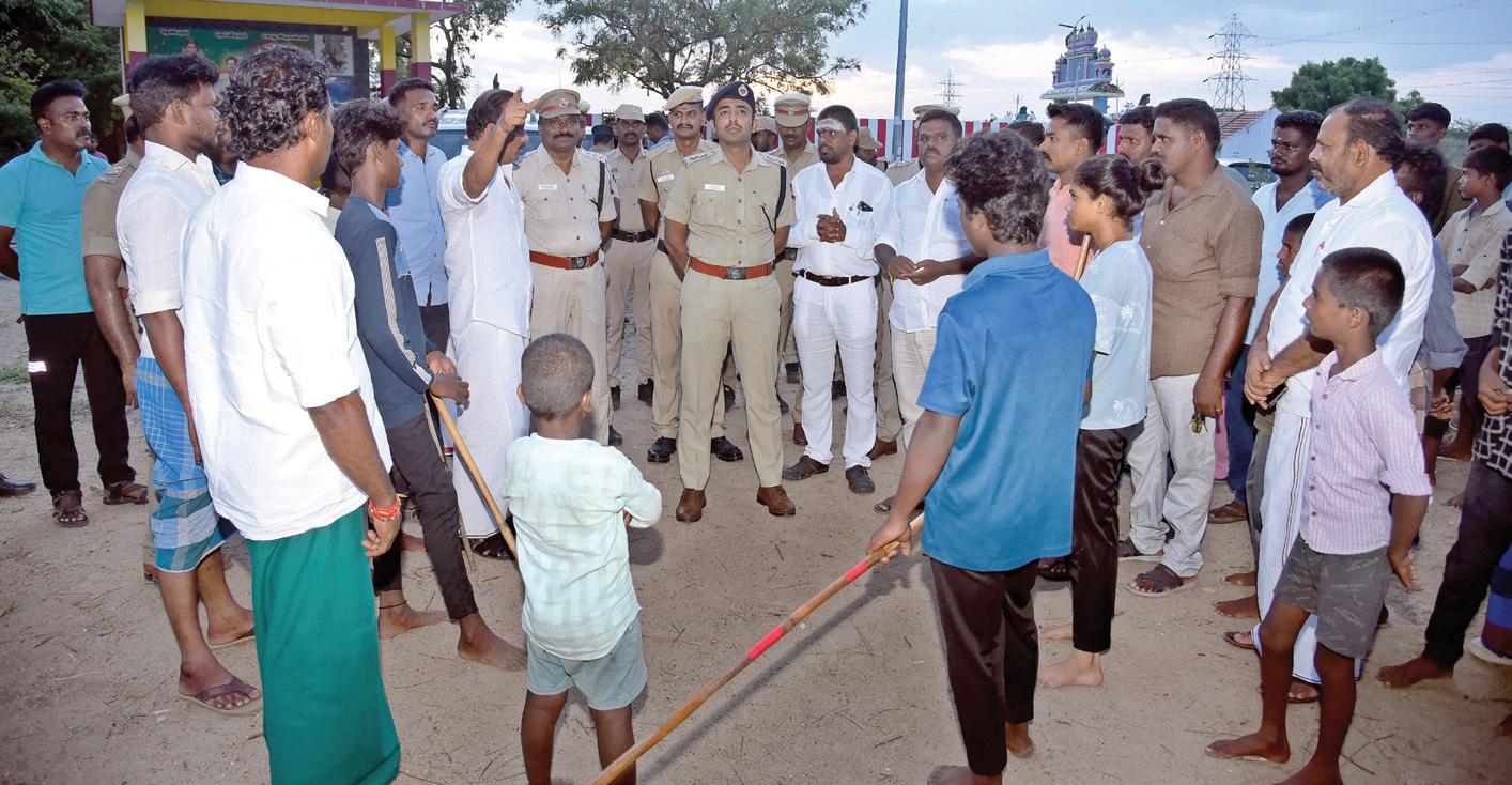மக்களுடன் நேரடி தொடர்பை நிலைநாட்டும் வகையில் “உங்கள் ஊரில் உங்கள் SP” என்ற திட்டத்தின் கீழ் மக்களுடன் நேரலையாக கலந்துரையாடினார்