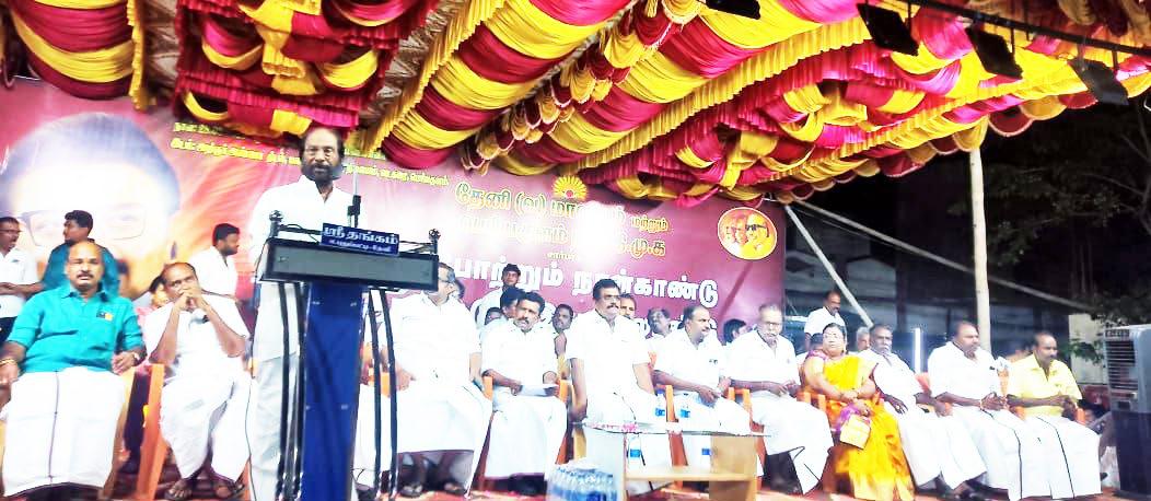 பெரியகுளத்தில் திமுக அரசின் நான்காண்டு சாதனை விளக்க பொதுக்கூட்டம்: திருச்சி சிவா எம்.பி. சிறப்புரை