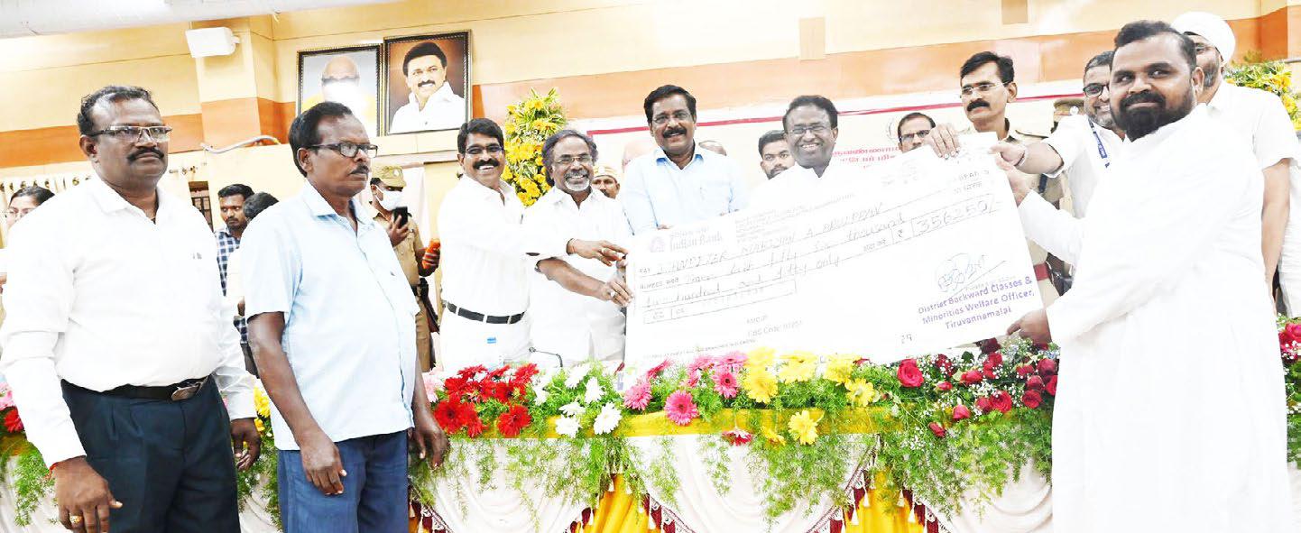 பூந்தமல்லி வட்டாட்சியர் அலுவலகத்தில் ஜமாபந்தி நிறைவு விழா : தீர்வு காணப்பட்ட 90 மனுதாரர்களுக்கு சான்றிதழ்கள் எம்எல்ஏ ஆ.கிருஷ்ணசாமி வழங்கினார்