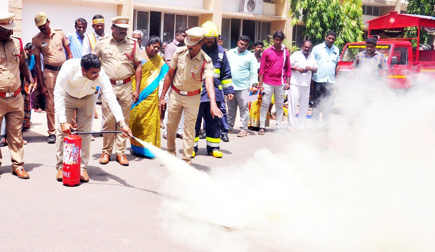 பருவமழை முன்னேற்பாடுகள் தொடர்பான ஒத்திகை பயிற்சி மாவட்ட ஆட்சித்தலைவர் செ.சரவணன் தலைமையில் நடைபெற்றது