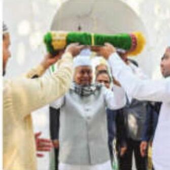 Nitish visits Maner Dargah as his silence over Waqf Bill baffles Muslims