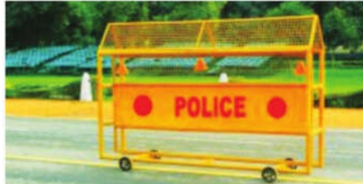 Stopped by police on way to SLBC, BRS delegation sits on dharna on road
