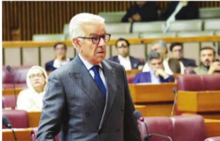 Khawaja Asif Lambastes Oppn PTI for 'Politicising' Jaffar Express Hijacking