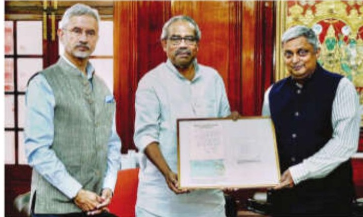 India Receives Artefacts of Mahatma Gandhi Donated by His Kin in South Africa